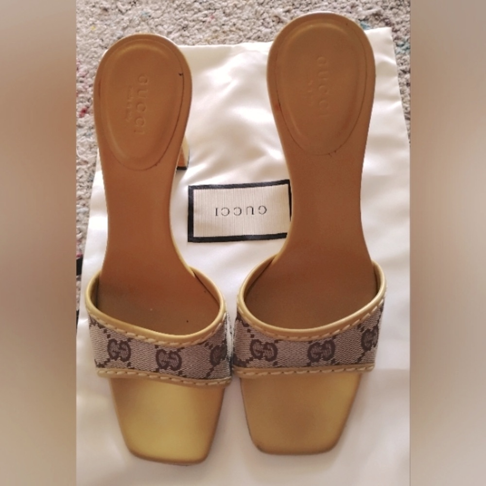 Gucci Green Logo Heels